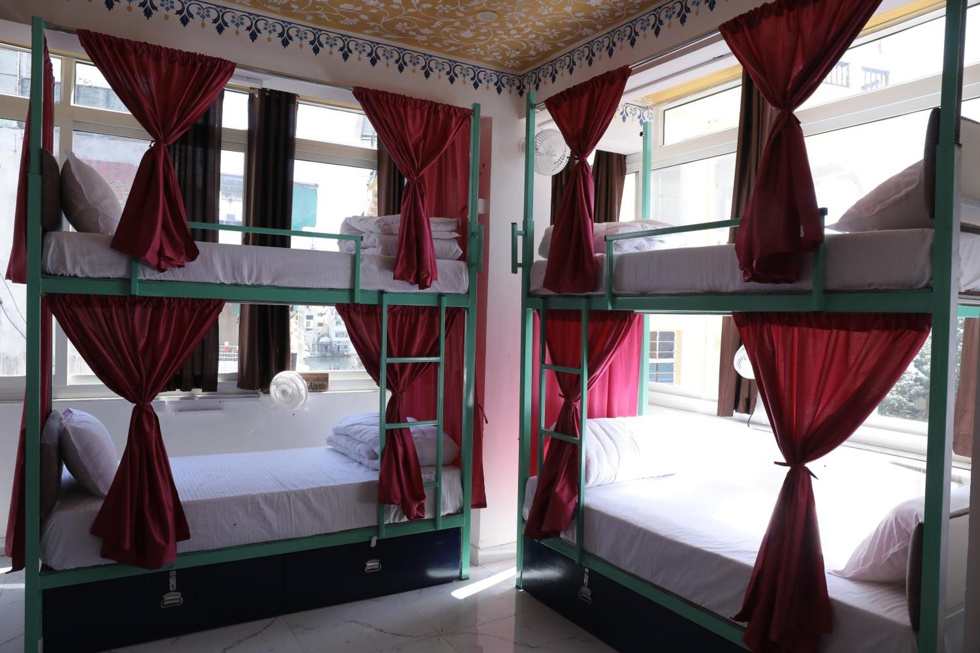 Hostel Funky Bunky Udaipur Bagian luar foto