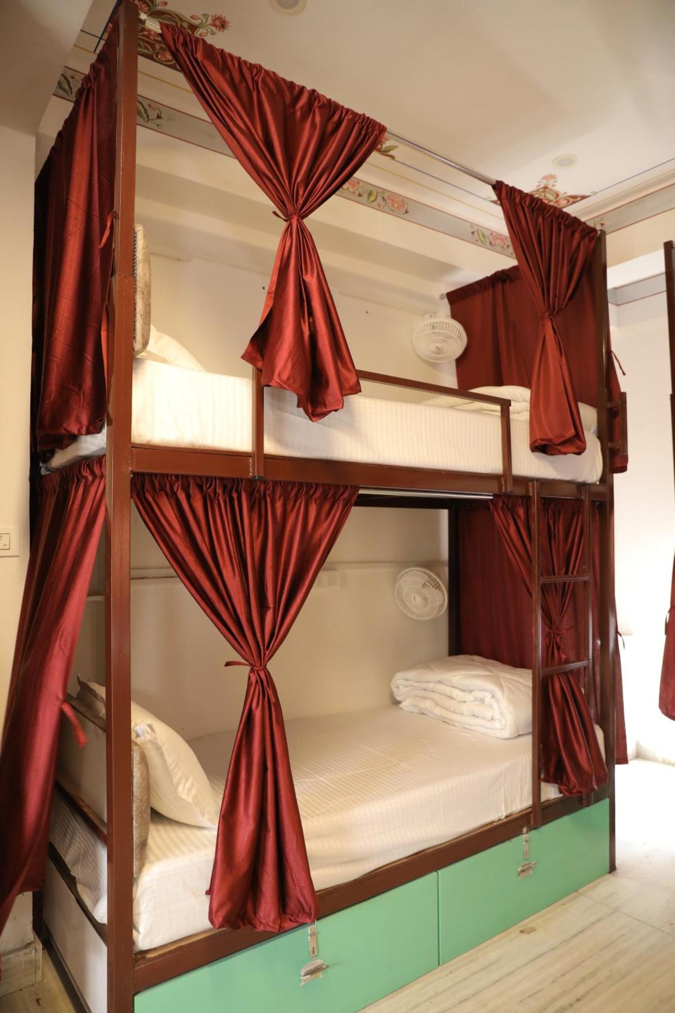 Hostel Funky Bunky Udaipur Bagian luar foto
