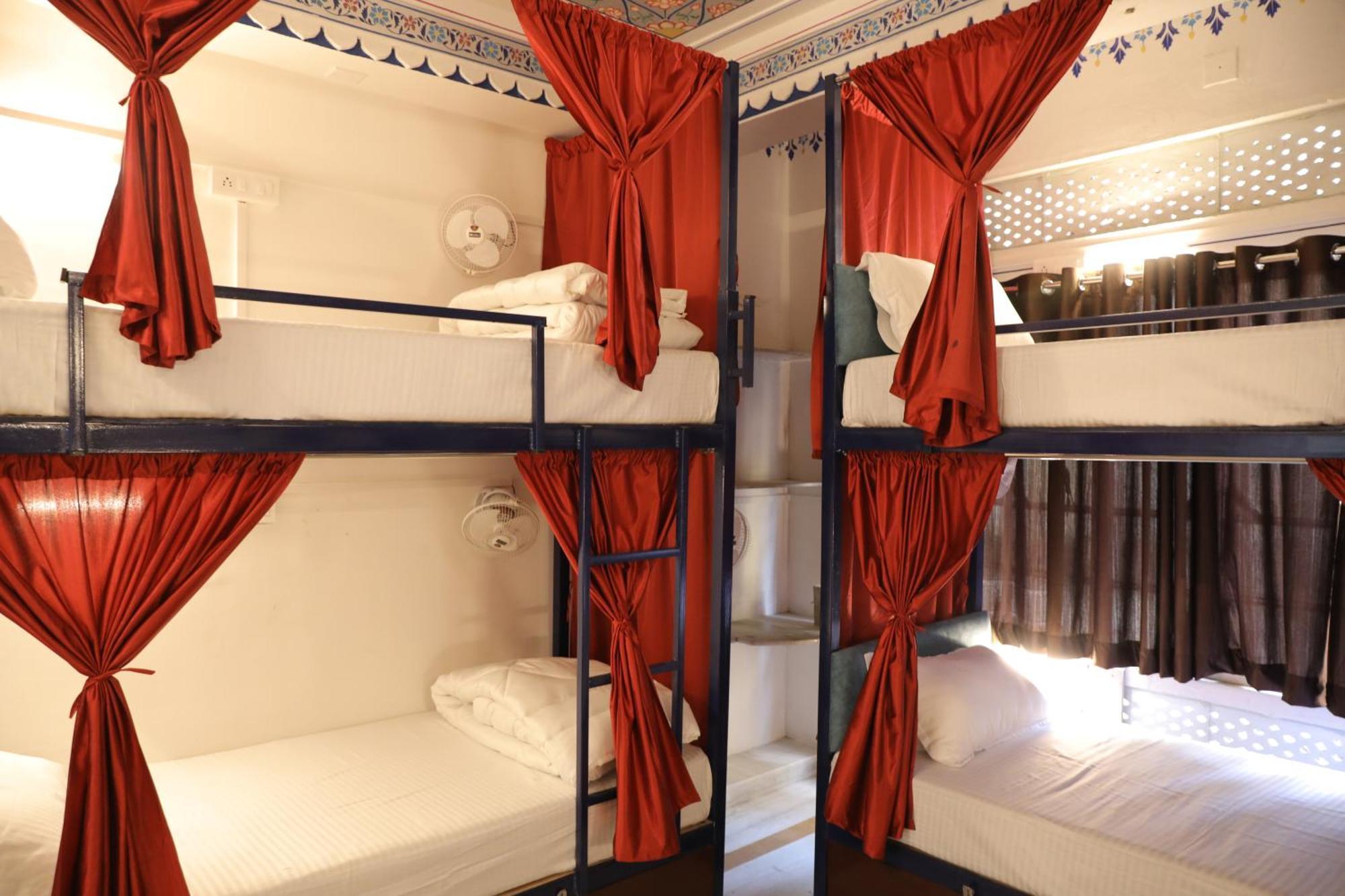 Hostel Funky Bunky Udaipur Bagian luar foto