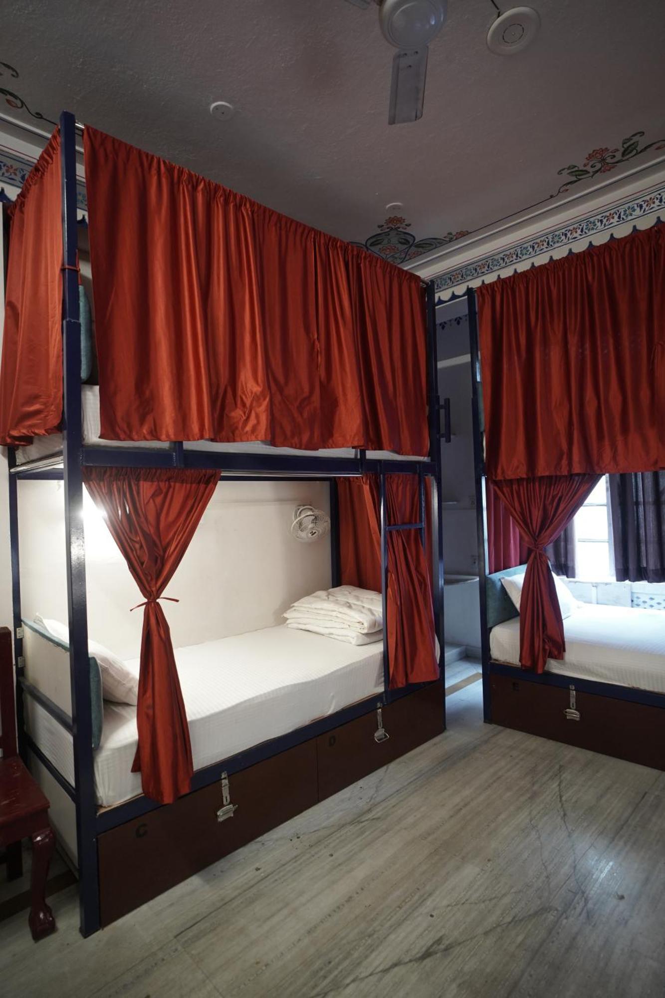 Hostel Funky Bunky Udaipur Bagian luar foto