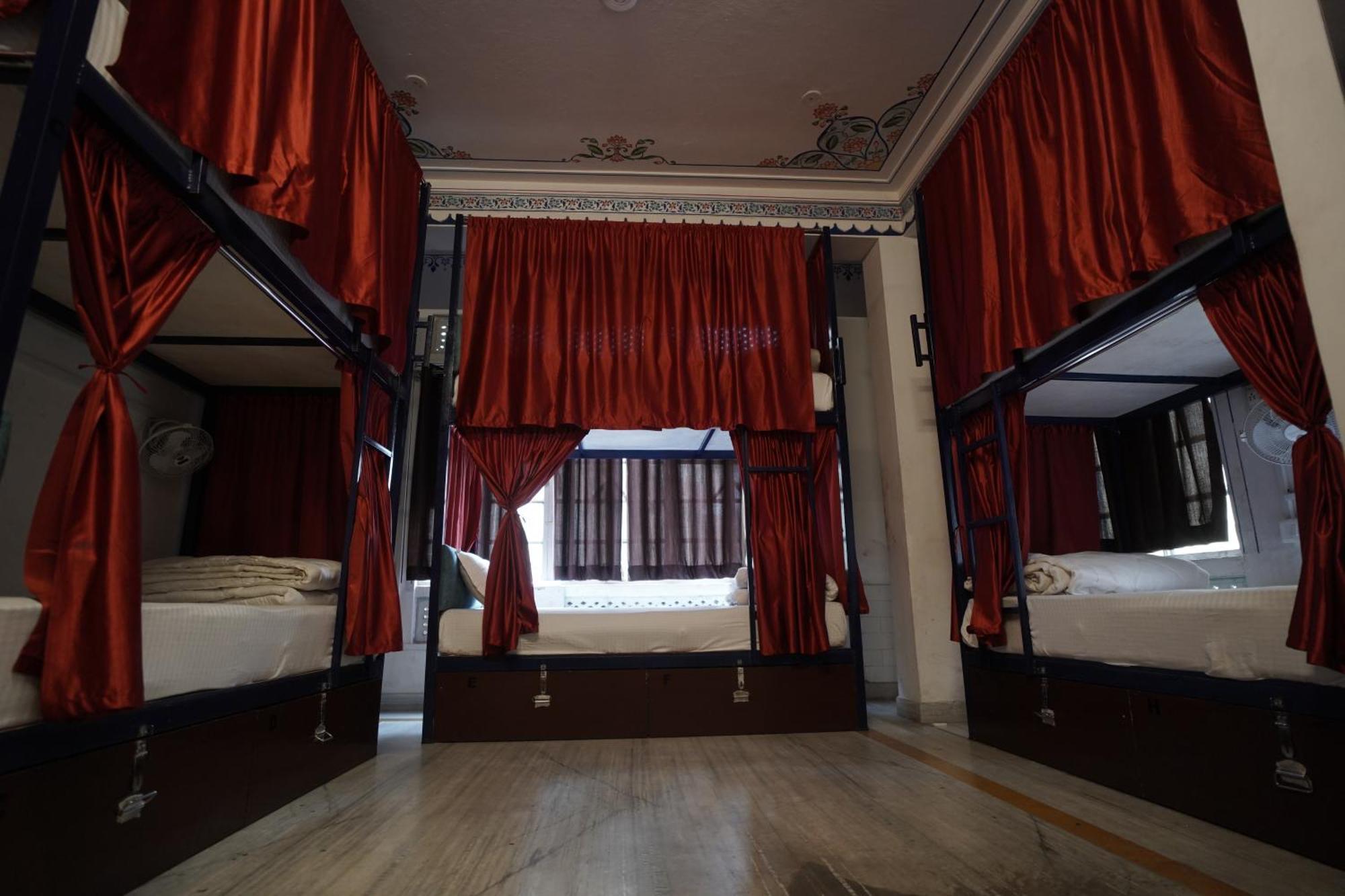 Hostel Funky Bunky Udaipur Bagian luar foto