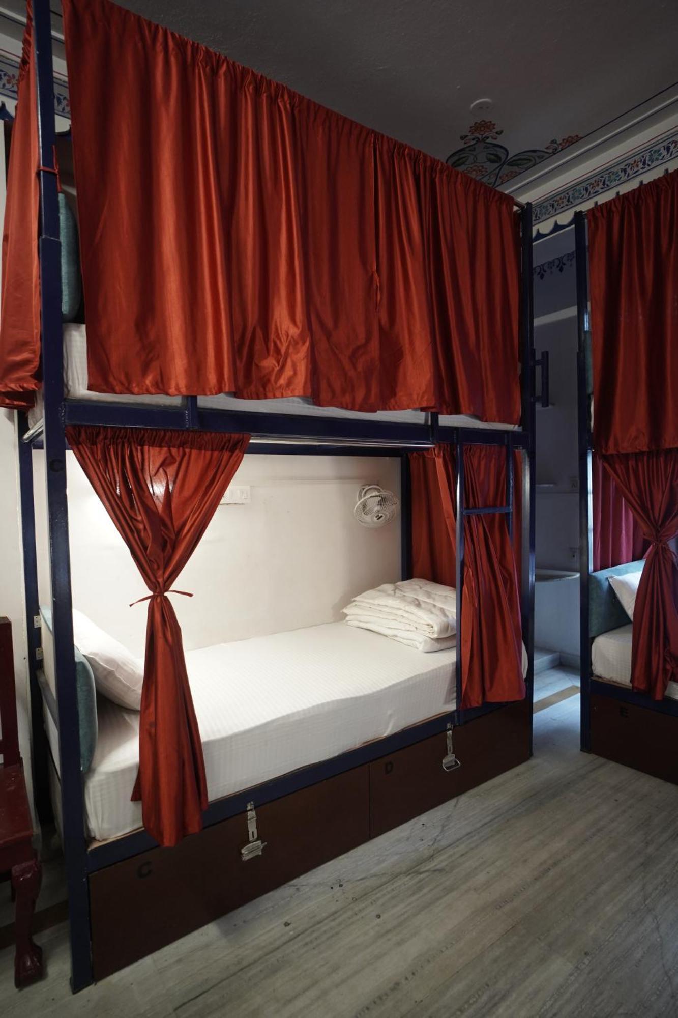 Hostel Funky Bunky Udaipur Bagian luar foto