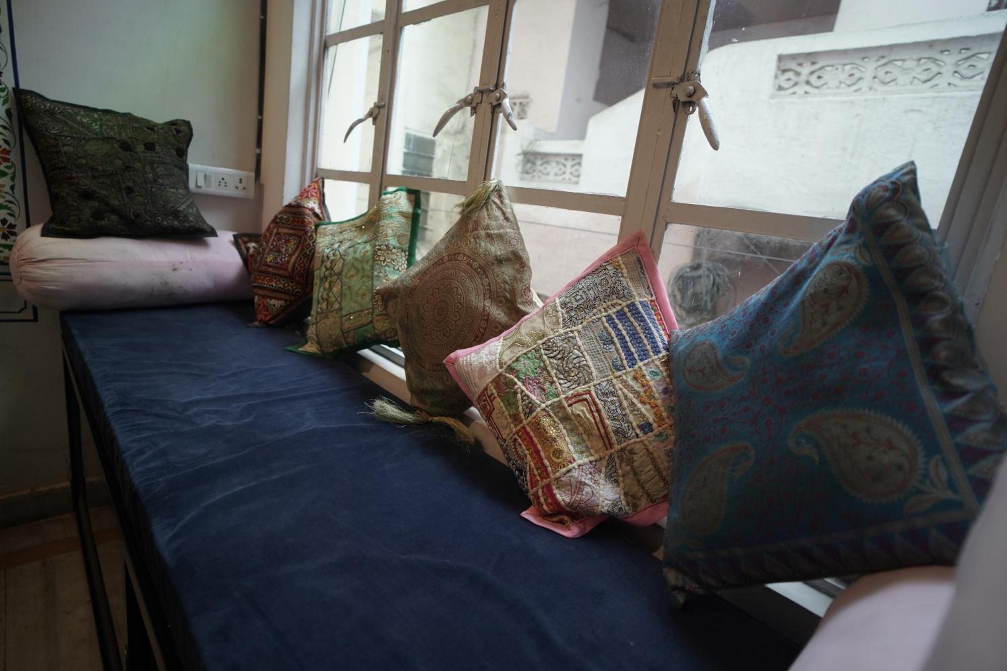 Hostel Funky Bunky Udaipur Bagian luar foto