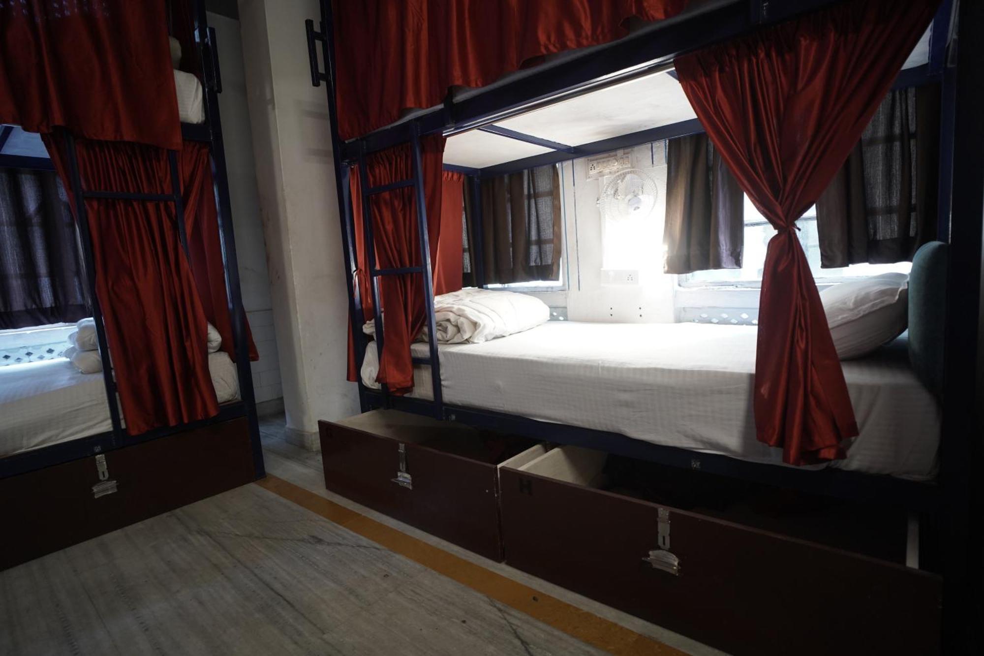 Hostel Funky Bunky Udaipur Bagian luar foto