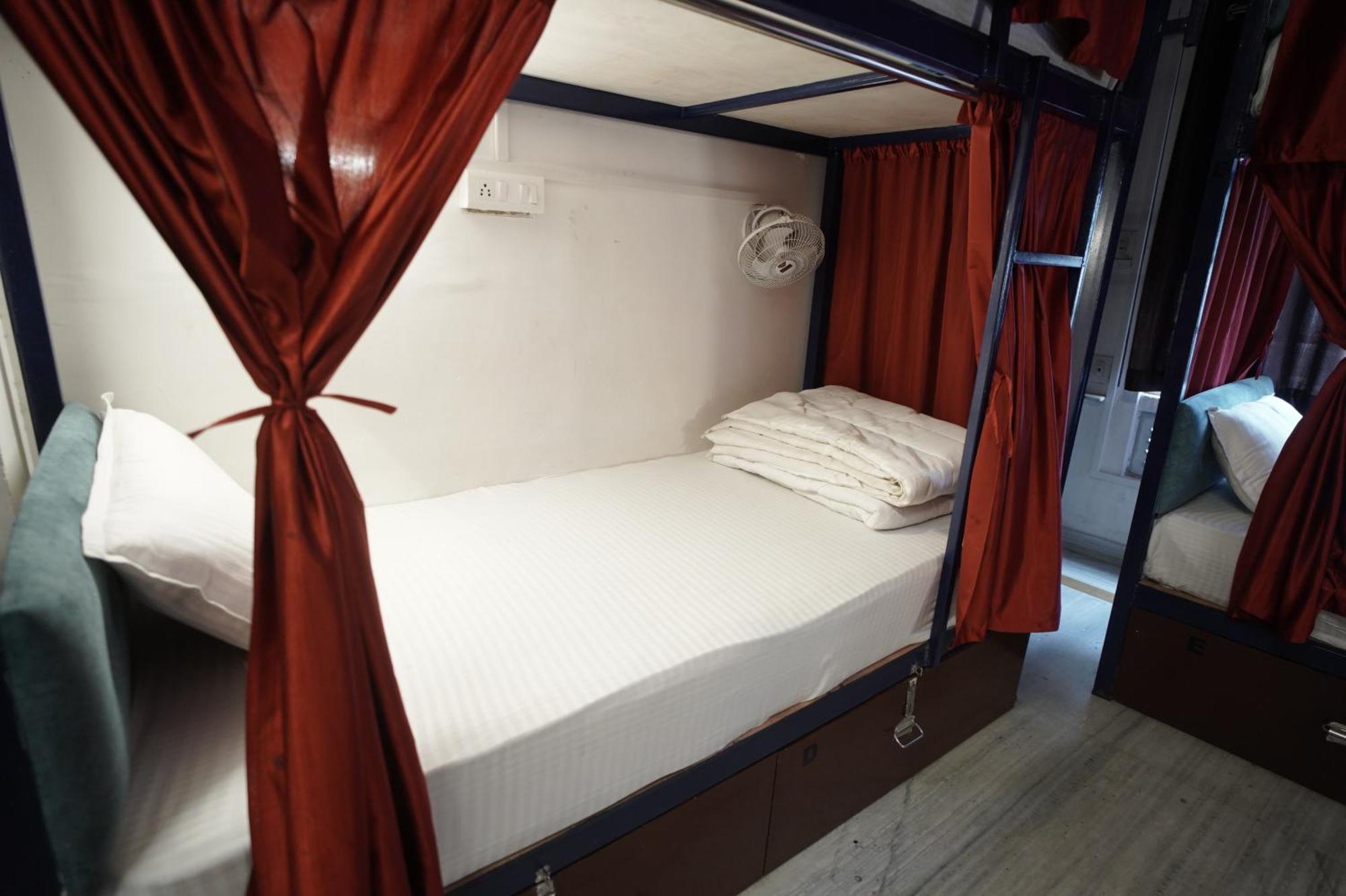 Hostel Funky Bunky Udaipur Bagian luar foto