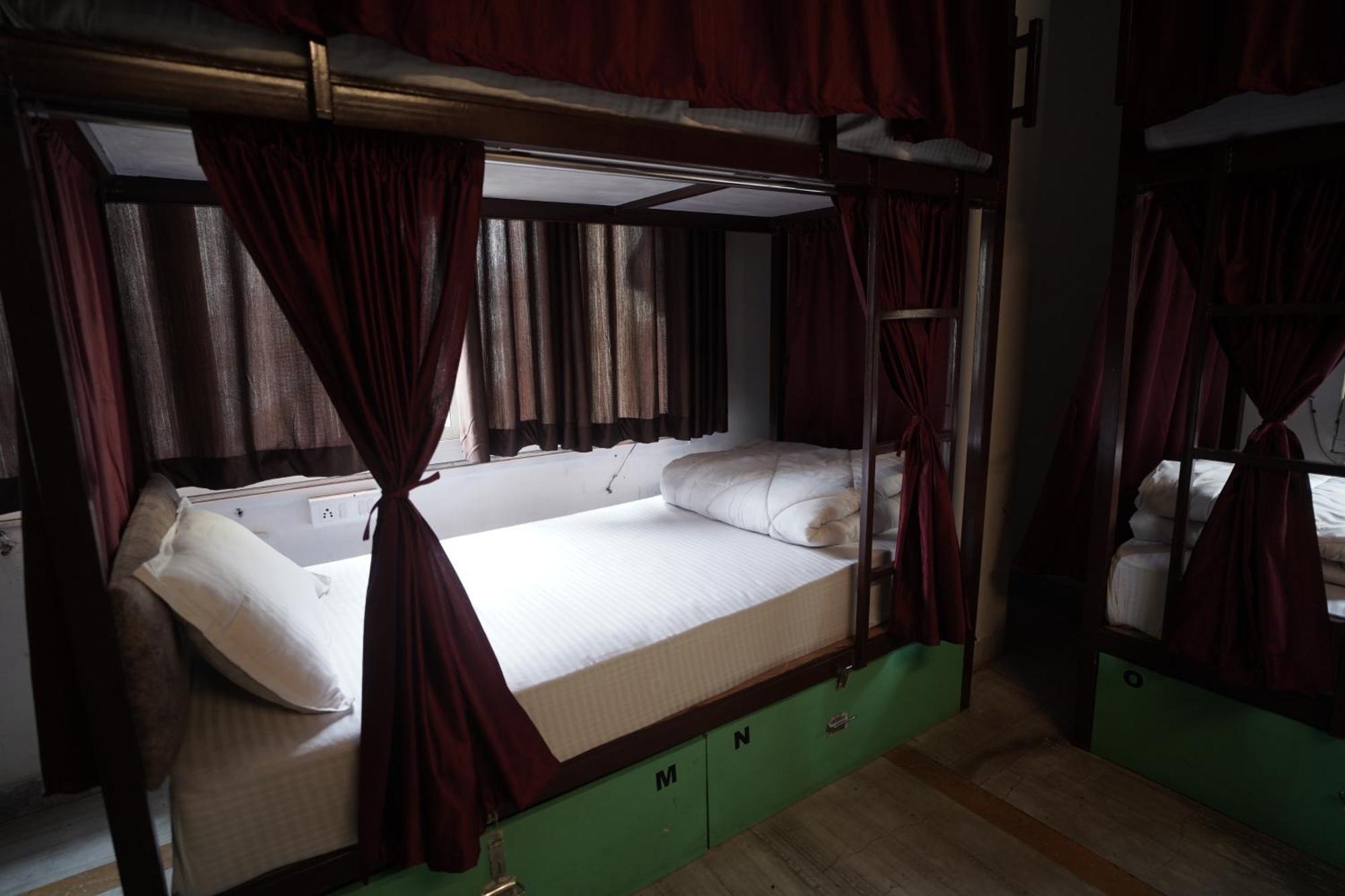Hostel Funky Bunky Udaipur Bagian luar foto