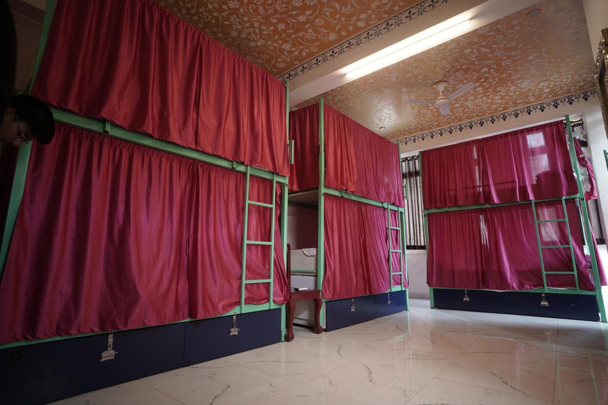Hostel Funky Bunky Udaipur Bagian luar foto