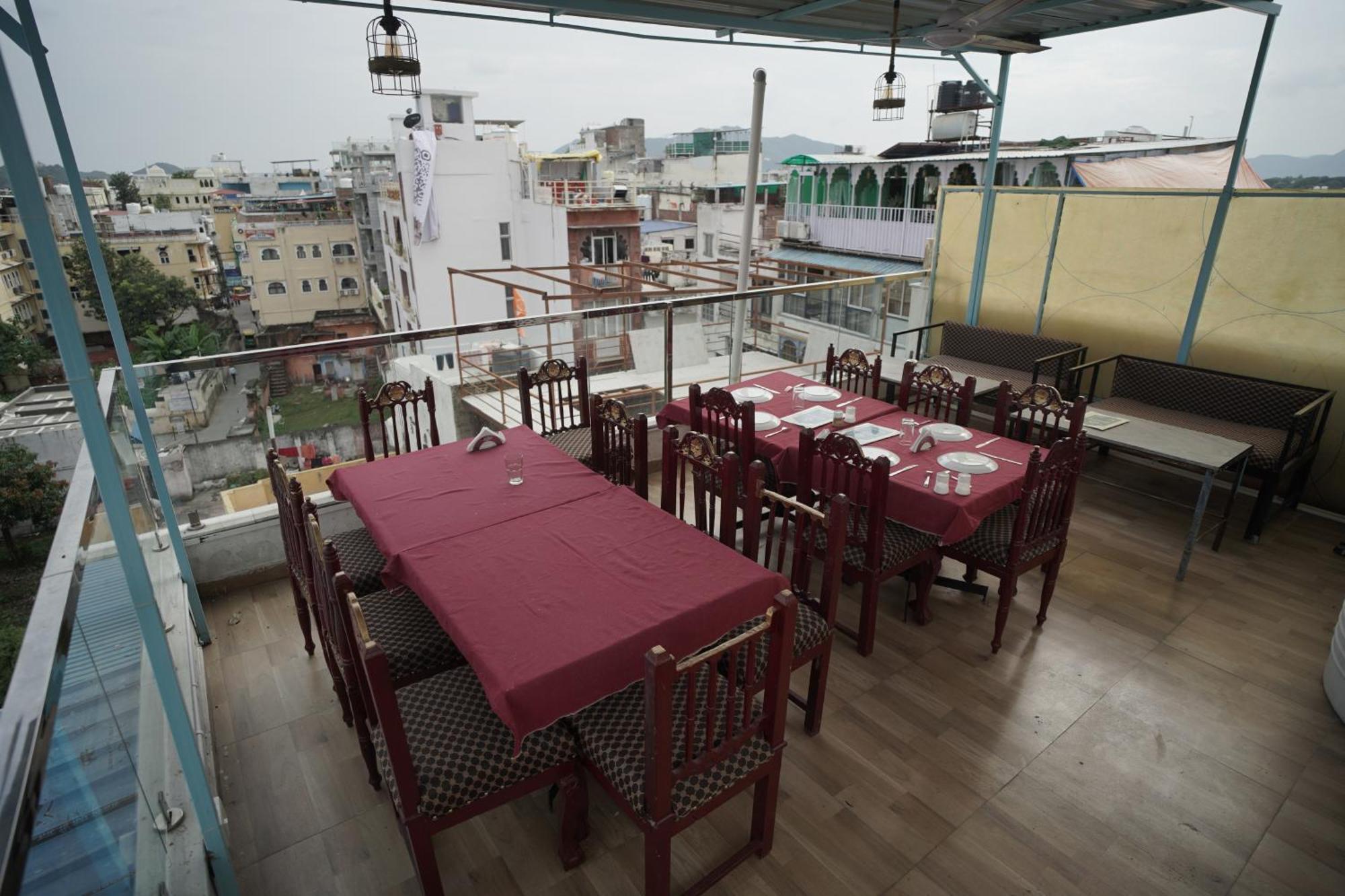Hostel Funky Bunky Udaipur Bagian luar foto