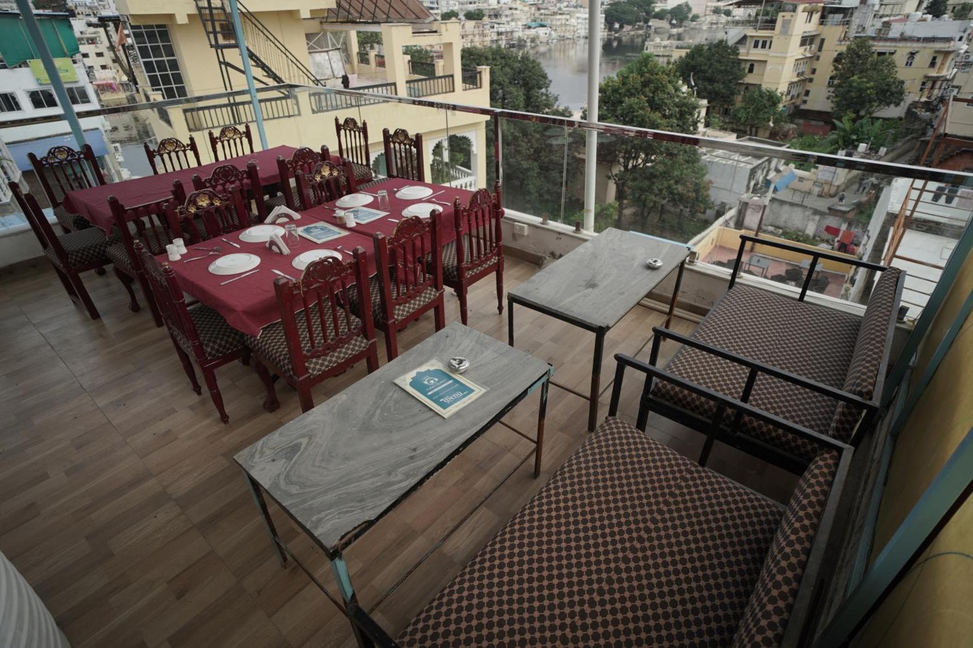 Hostel Funky Bunky Udaipur Bagian luar foto