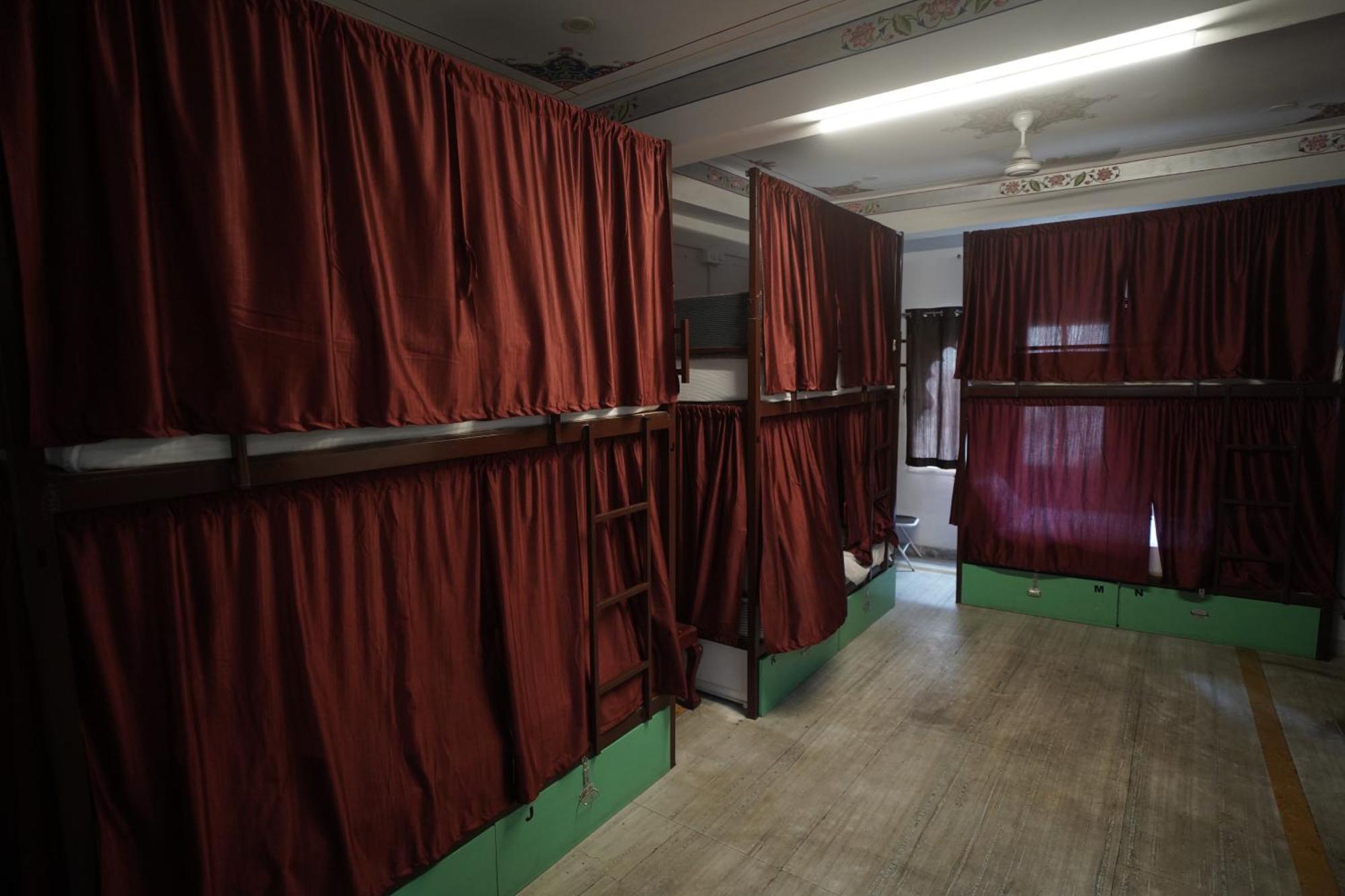 Hostel Funky Bunky Udaipur Bagian luar foto