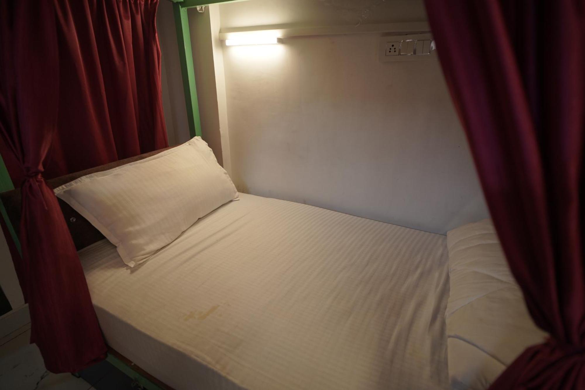 Hostel Funky Bunky Udaipur Bagian luar foto